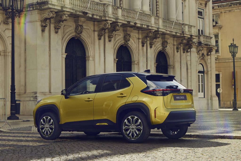 В УКРАЇНІ ПОЧИНАЮТЬСЯ ПРОДАЖІ НОВОГО КОМПАКТНОГО КРОСОВЕРА TOYOTA YARIS CROSS